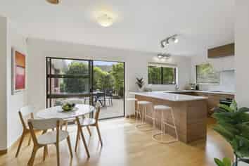 39 Satara Crescent, Khandallah