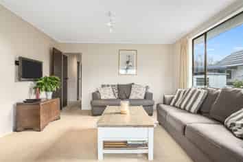 32a Transom Close, Porirua