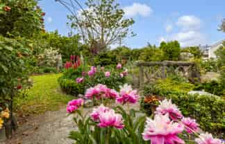 1 Brian Bary Street, Redwoodtown