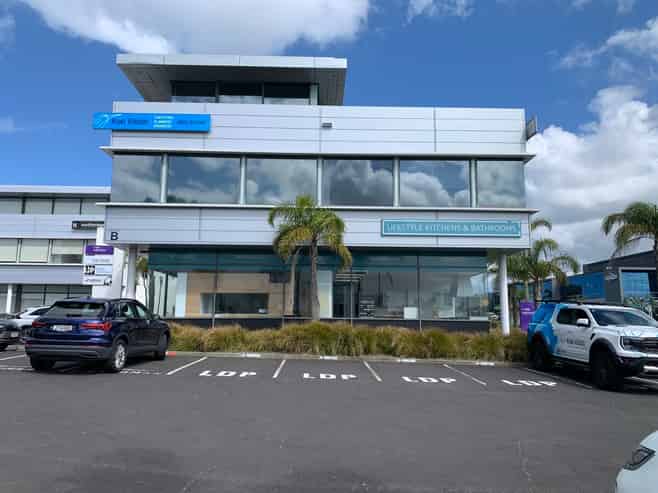 High-Profile Ground Floor Office or Showroom 