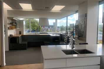 High-Profile Ground Floor Office or Showroom 