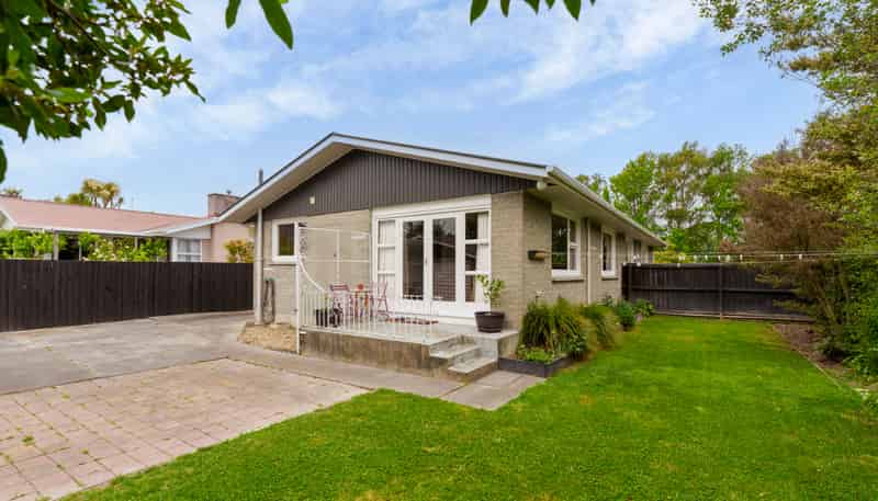 2/37 Lochee Road, Upper Riccarton