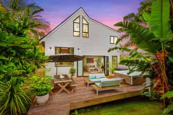 24 Isobel Road, Greenhithe