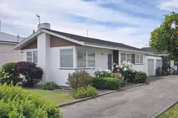 4/417 Avenue Road West, Hastings