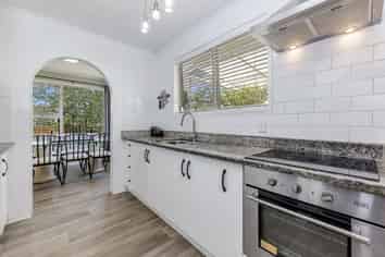 11 Goodwin Drive, Rosehill