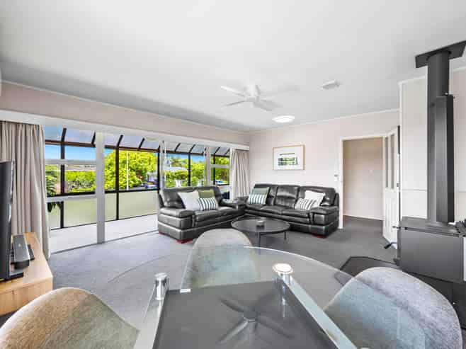 2/54 Luton Avenue, Sunnyhills