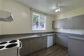 a/24 Owen Street, Newtown