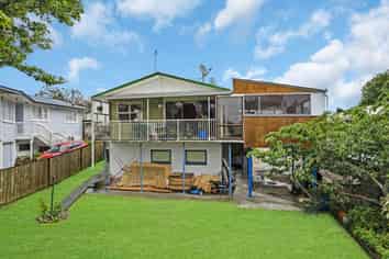 22  Lawrence Crescent, Hillpark