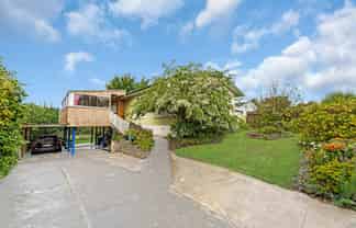 22  Lawrence Crescent, Hillpark