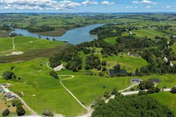 103 Mountain Road, Kaiwaka