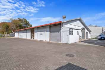 Industrial storage unit