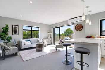 2/234 Rangatira Road, Beach Haven