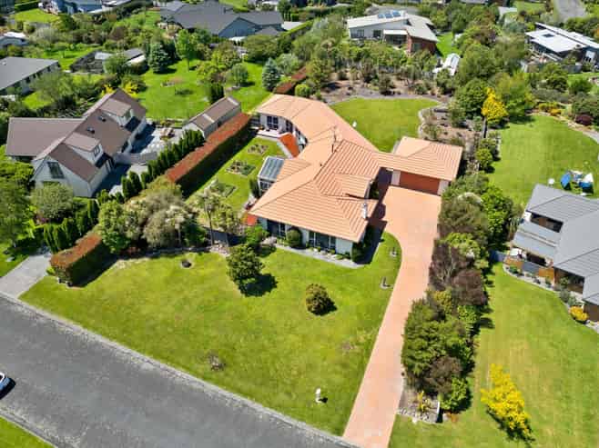 6 Daffodil Grove, Carterton