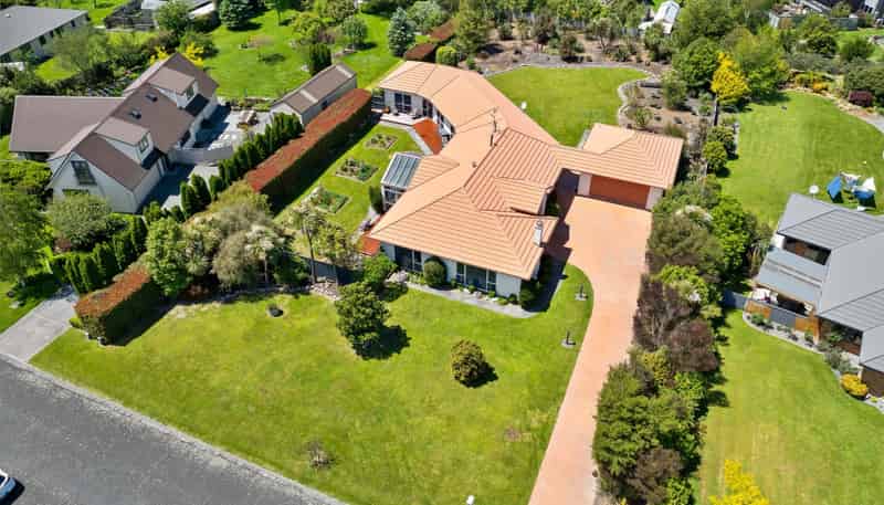 6 Daffodil Grove, Carterton