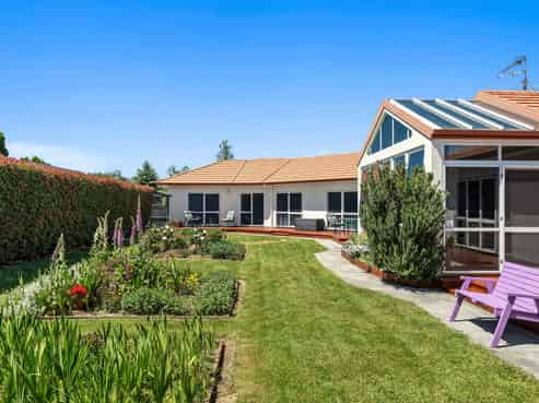 6 Daffodil Grove, Carterton