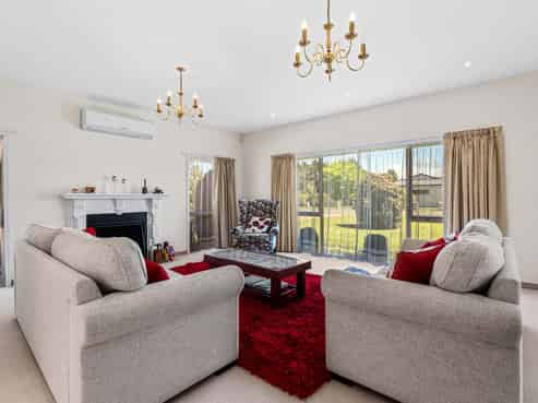 6 Daffodil Grove, Carterton