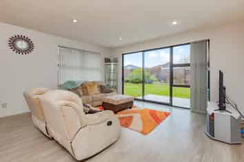 117 Parkhaven Drive, Rosehill