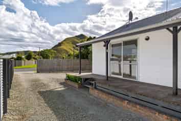 10 Hooper Street, Tamarau