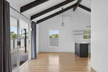 10 Hooper Street, Tamarau