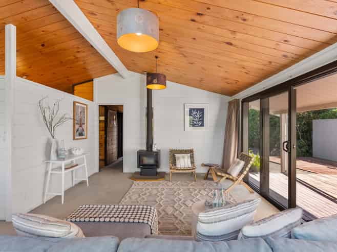 10 Jane Street, WAIKANAE BEACH