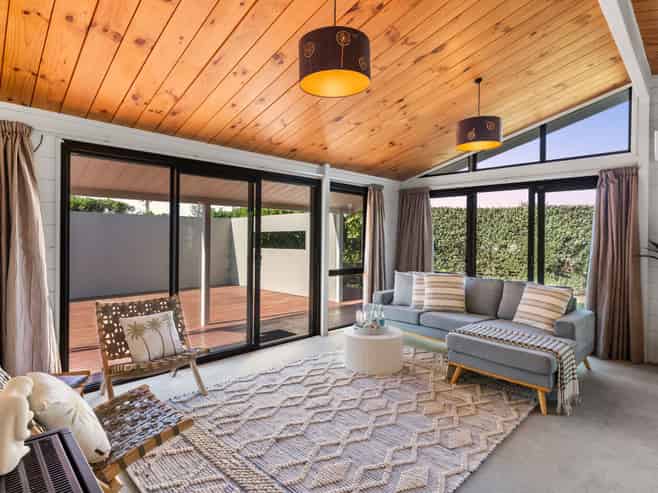 10 Jane Street, WAIKANAE BEACH