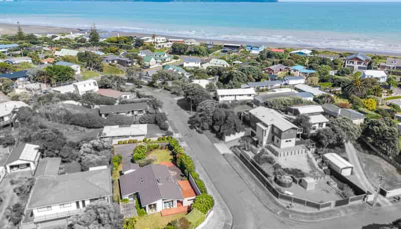 10 Jane Street, WAIKANAE BEACH