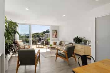 13/6 Bushland Grove, Paparangi