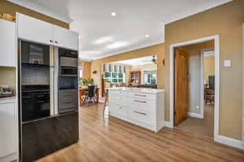 16 Glen Almond Street, New Plymouth