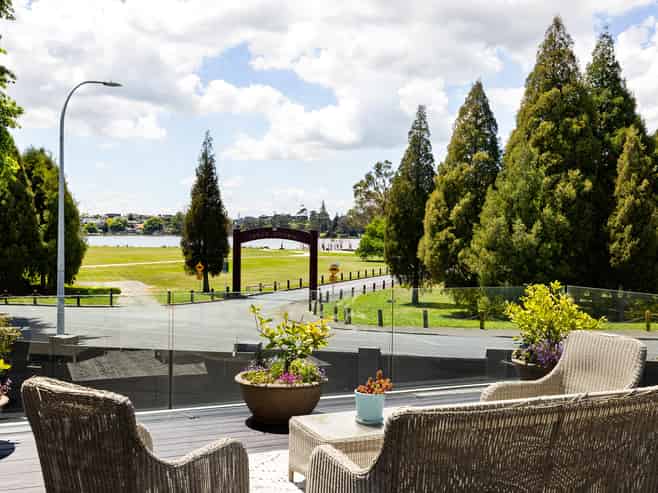 163 Lake Crescent, Hamilton Lake