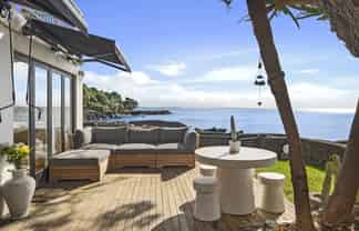 2/259 Hurstmere Road, Takapuna