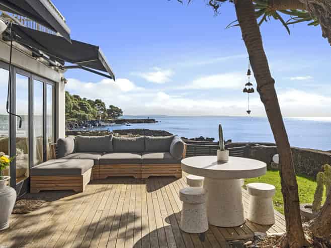 2/259 Hurstmere Road, Takapuna