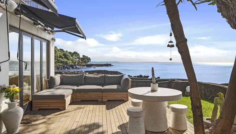 2/259 Hurstmere Road, Takapuna