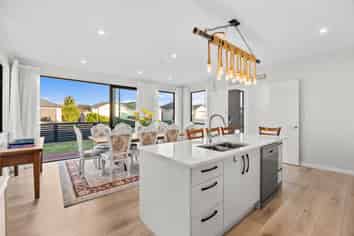 2 Walter Ruddock Avenue, Huapai