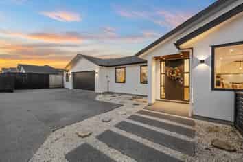 2 Walter Ruddock Avenue, Huapai