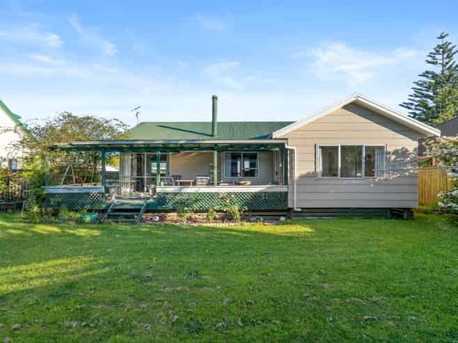 2/114 Clevedon Road, Papakura