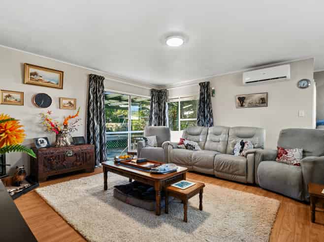 2/114 Clevedon Road, Papakura