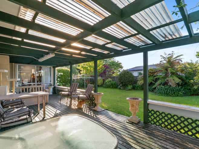2/114 Clevedon Road, Papakura