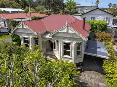 5 Downer Street, Helensville