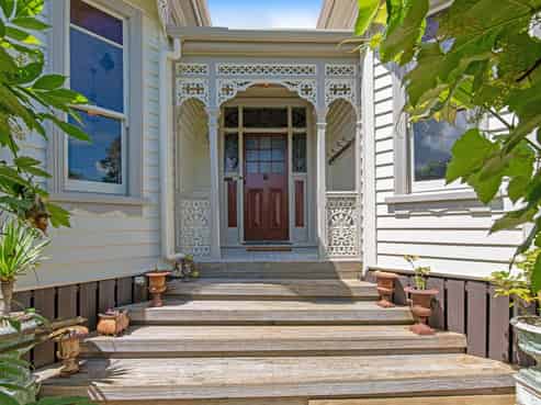 5 Downer Street, Helensville