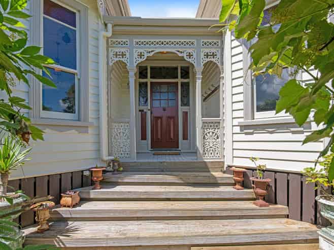 5 Downer Street, Helensville