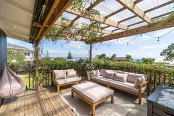 69 Pacific Parade, Army Bay