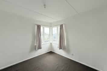 18 Crown Crescent, Otara