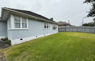 18 Crown Crescent, Otara