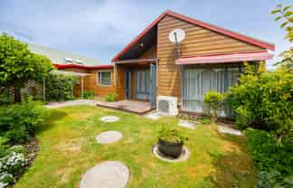 2/411 Eastbourne Street East, Hastings