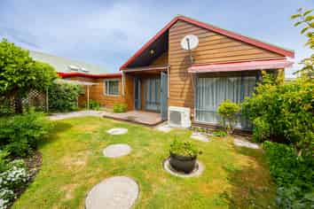 2/411 Eastbourne Street East, Hastings