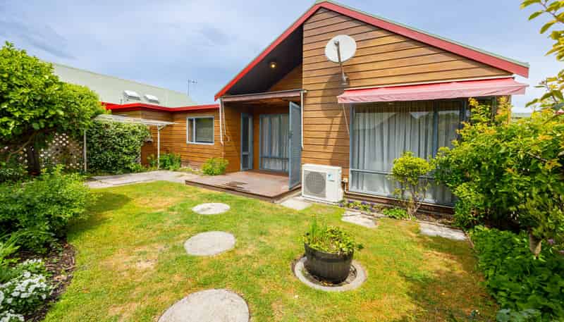 2/411 Eastbourne Street East, Hastings