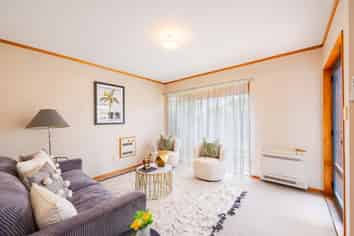 2/411 Eastbourne Street East, Hastings