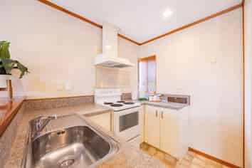 2/411 Eastbourne Street East, Hastings