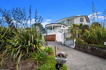 117 Tanekaha Road, Titirangi