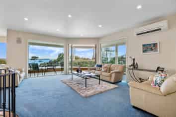 117 Tanekaha Road, Titirangi